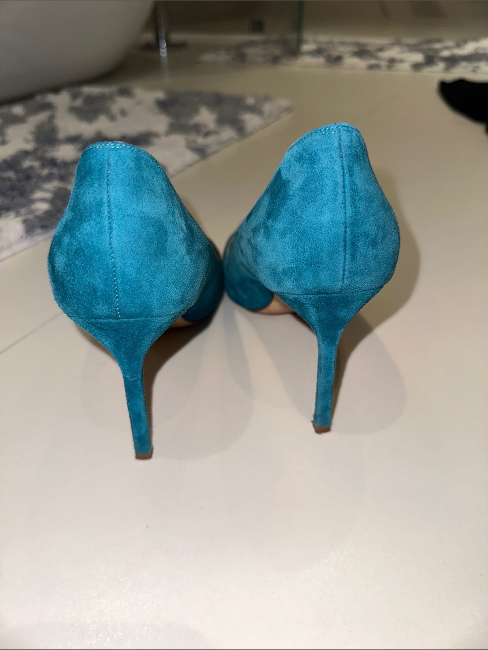 Manolo Blahnik BB Teal Pumps 38.5 - Picture 3 of 10